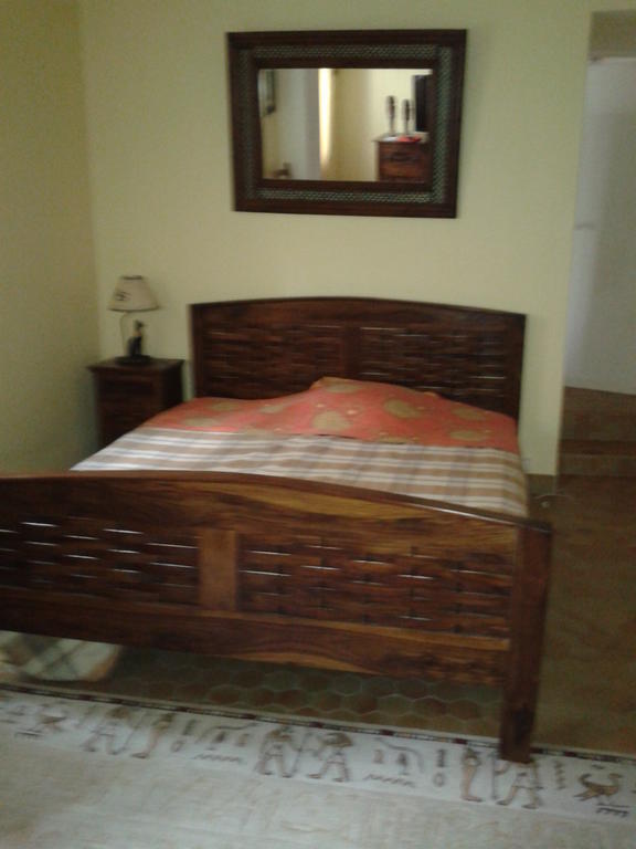 Le Chateau Des Estubiers Bed & Breakfast Serignan-du-Comtat Exterior photo