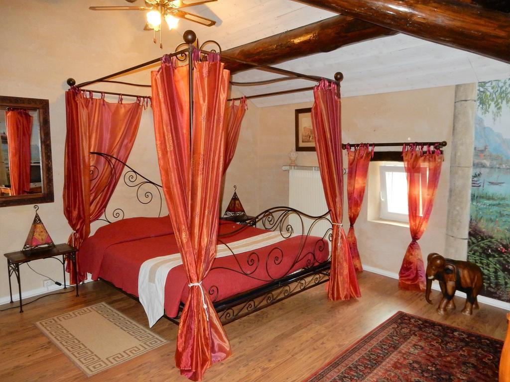 Le Chateau Des Estubiers Bed & Breakfast Serignan-du-Comtat Exterior photo